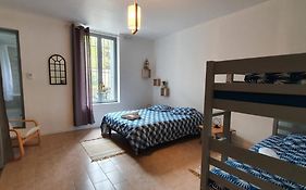 Chez Mamita : Appartement Dans Quartier Calme.